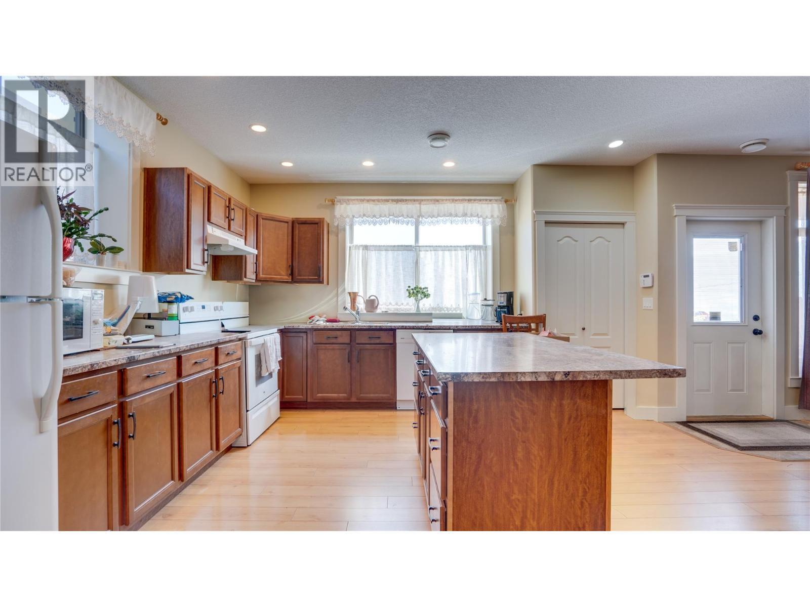 Suite - 567 Mt Ida Drive, Coldstream, BC - Indoor Photo Showing Kitchen