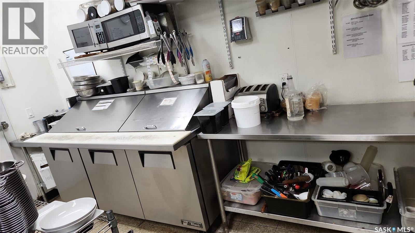 910 3Rd Avenue W, Shaunavon, SK