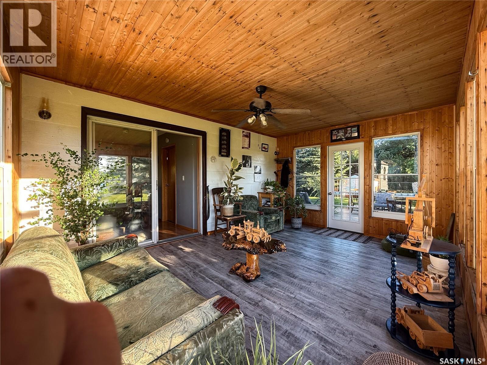 223 Riverside Boulevard, Eastend, SK - Outdoor With Deck Patio Veranda