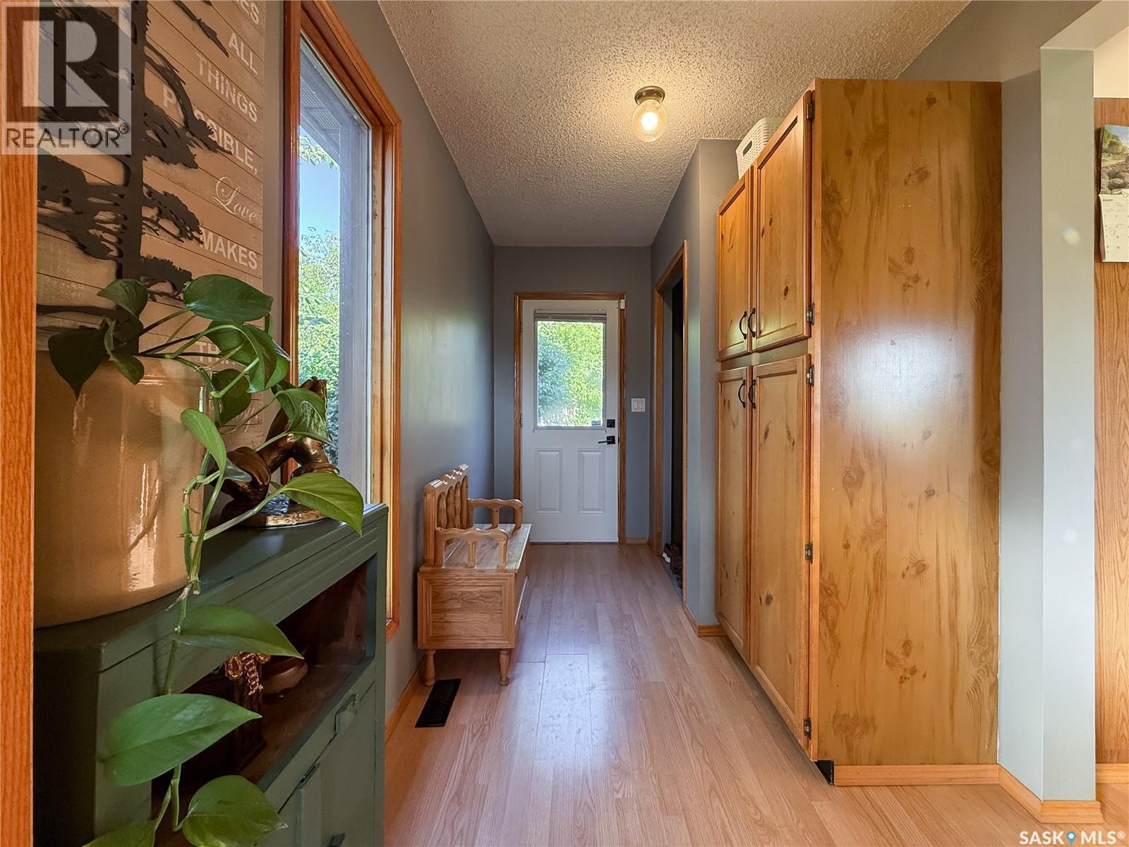 223 Riverside Boulevard, Eastend, SK - Indoor Photo Showing Other Room