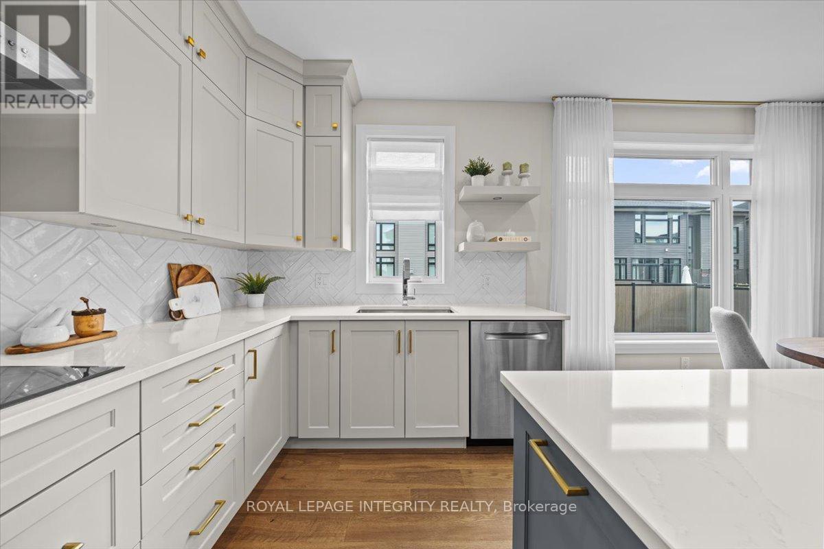 970 Islington Way, Ottawa, ON - Indoor Photo Showing Kitchen With Upgraded Kitchen