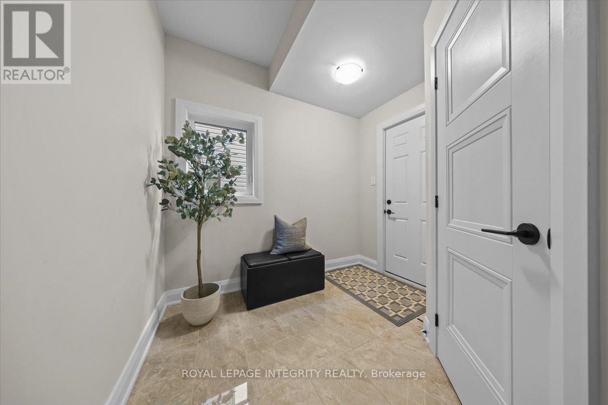 970 Islington Way, Ottawa, ON - Indoor Photo Showing Other Room