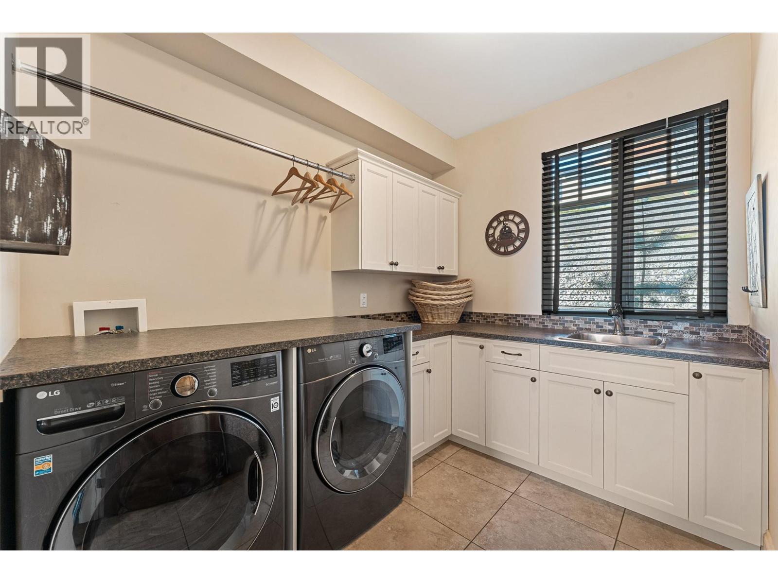 3211 Pinot Noir Place, West Kelowna, BC - Indoor Photo Showing Laundry Room