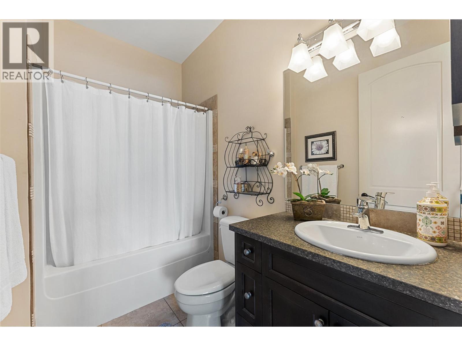 3211 Pinot Noir Place, West Kelowna, BC - Indoor Photo Showing Bathroom
