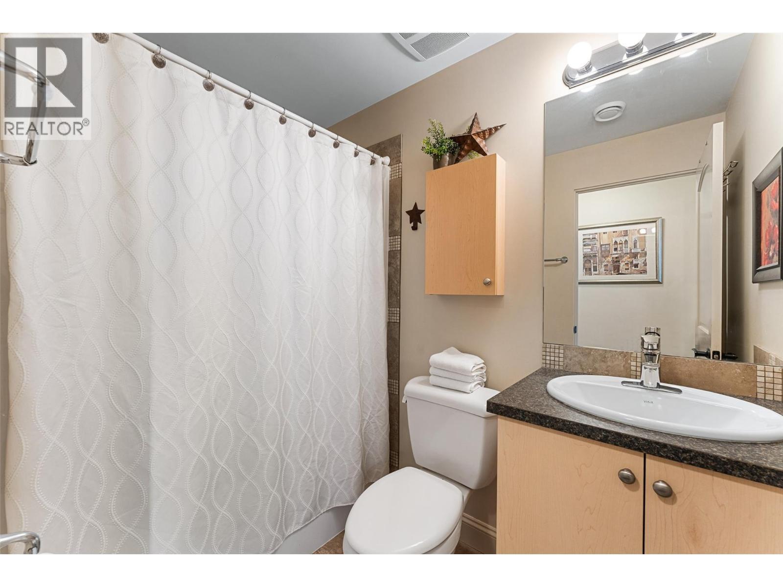 3211 Pinot Noir Place, West Kelowna, BC - Indoor Photo Showing Bathroom