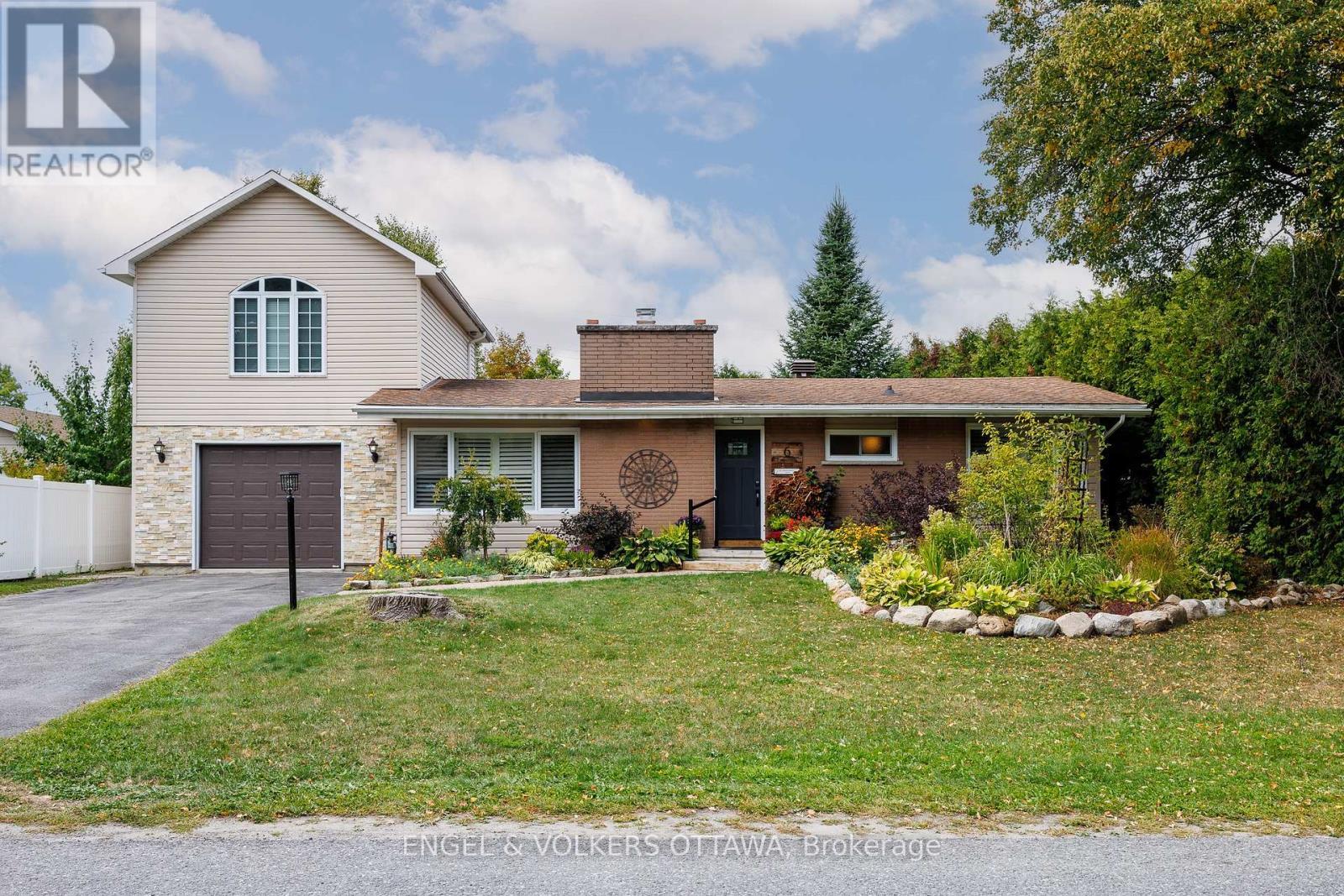 6 Foothills Drive, Ottawa, ON