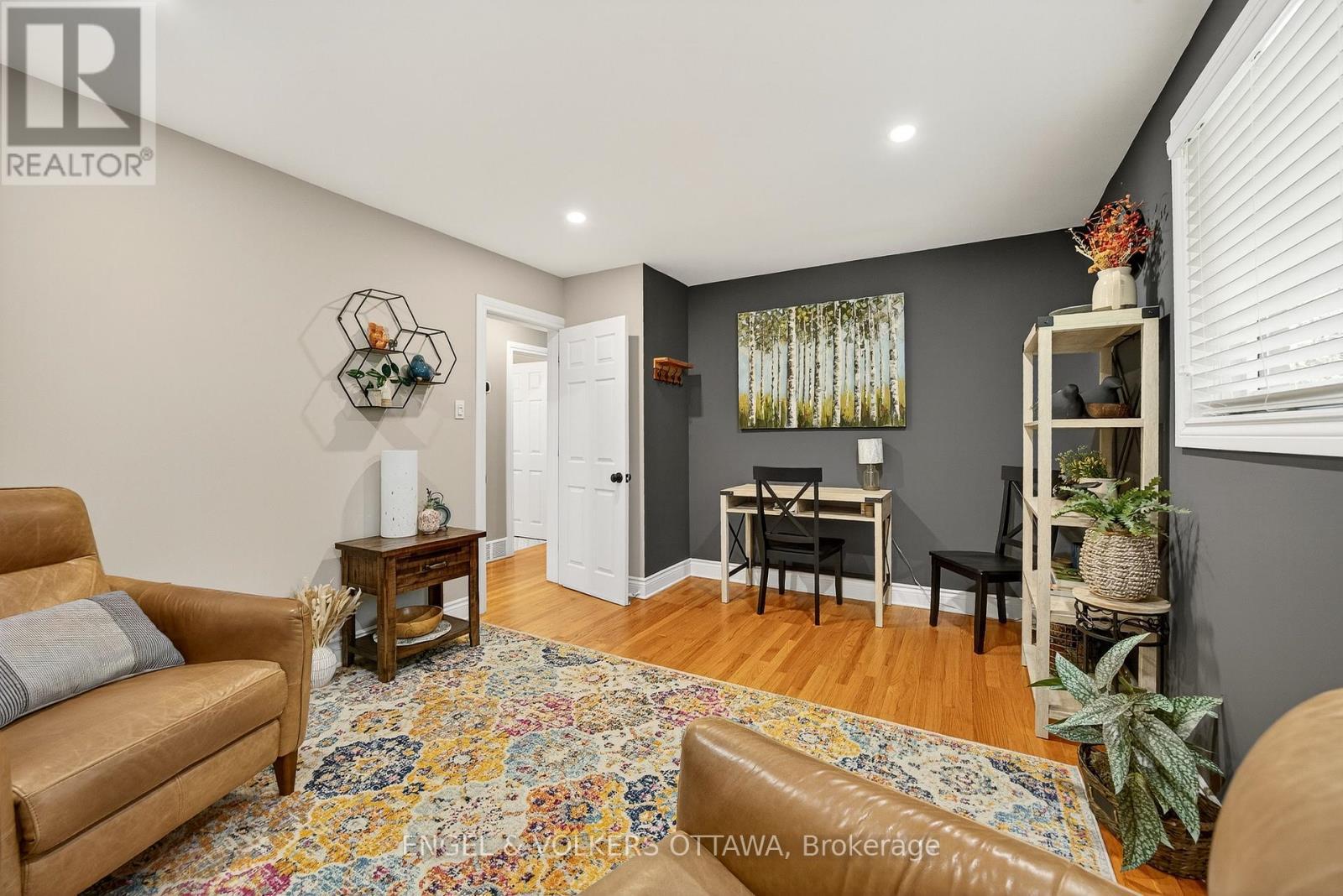 6 Foothills Drive, Ottawa, ON