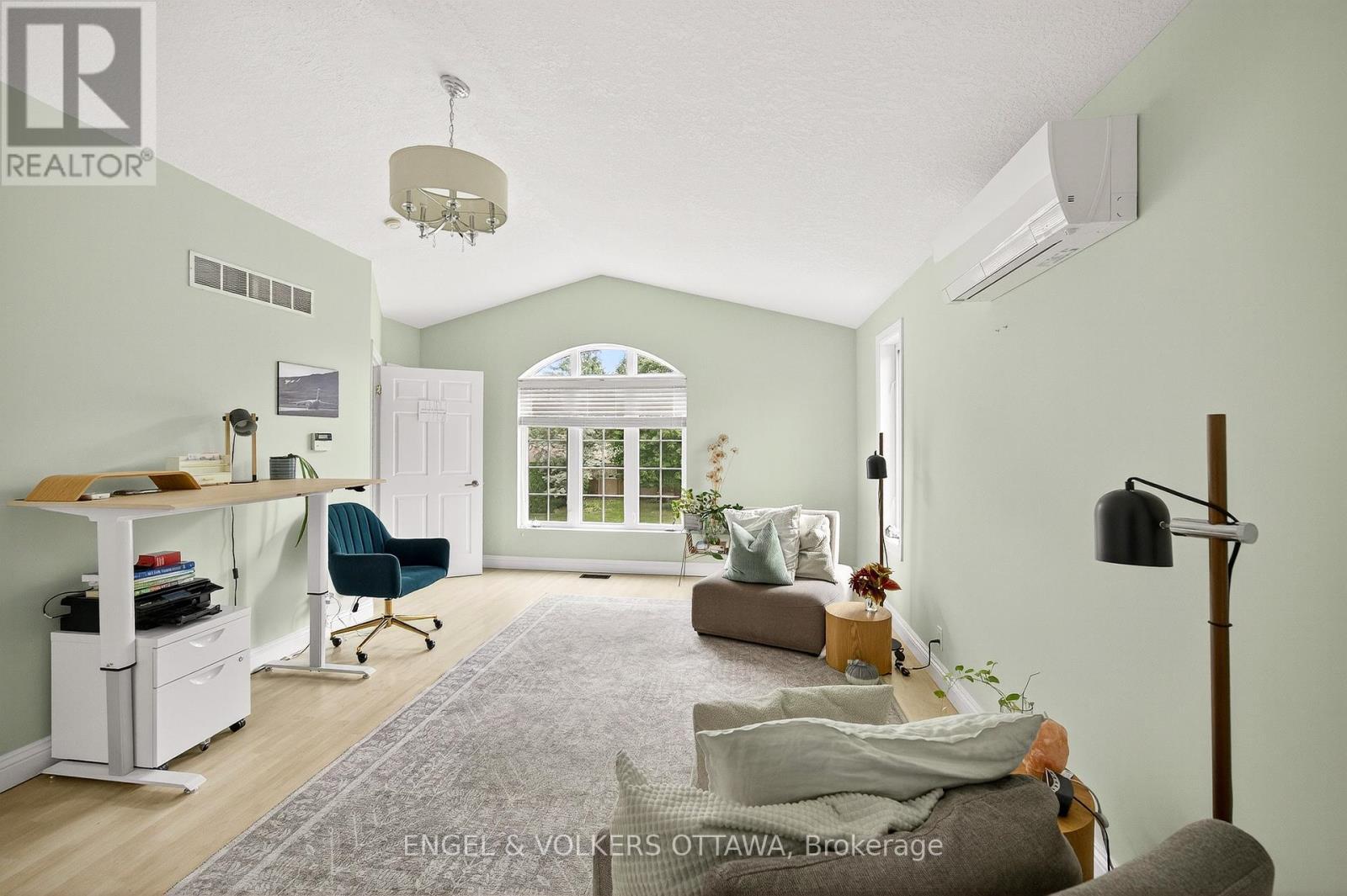 6 Foothills Drive, Ottawa, ON