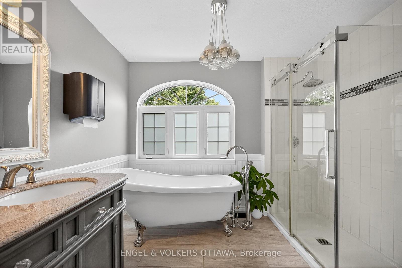 6 Foothills Drive, Ottawa, ON