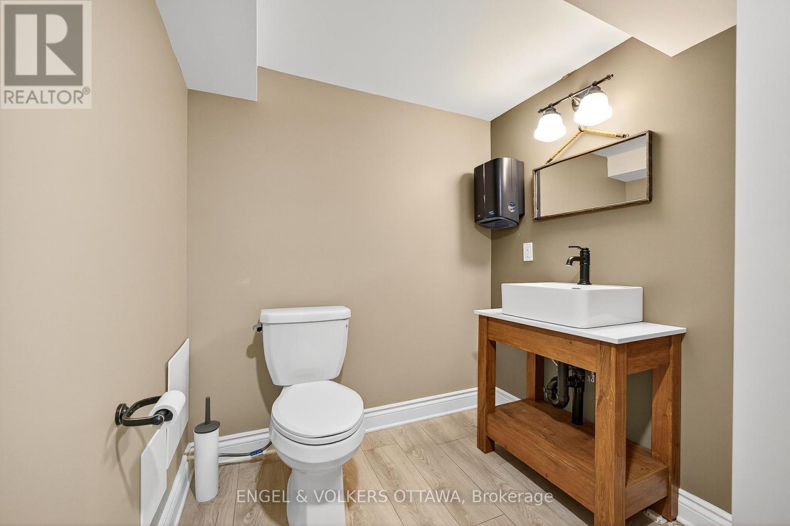 6 Foothills Drive, Ottawa, ON