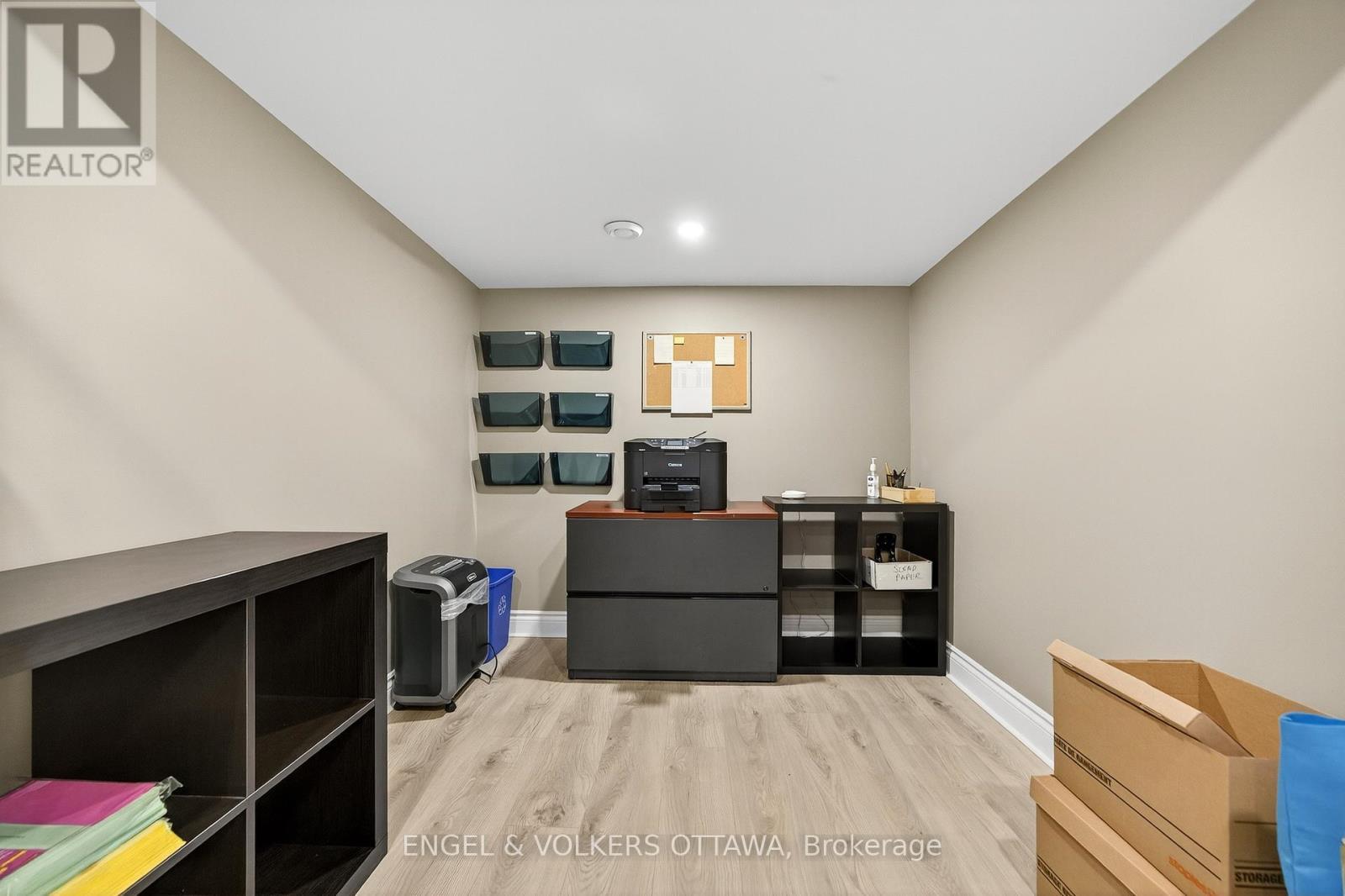 6 Foothills Drive, Ottawa, ON