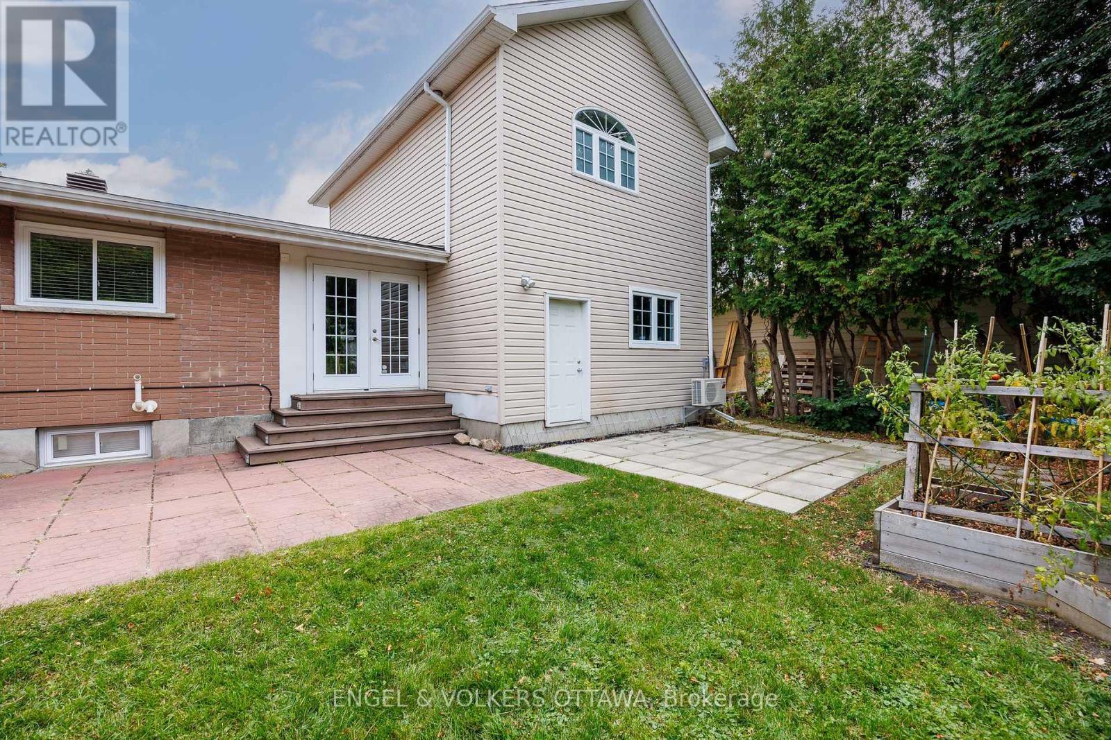 6 Foothills Drive, Ottawa, ON