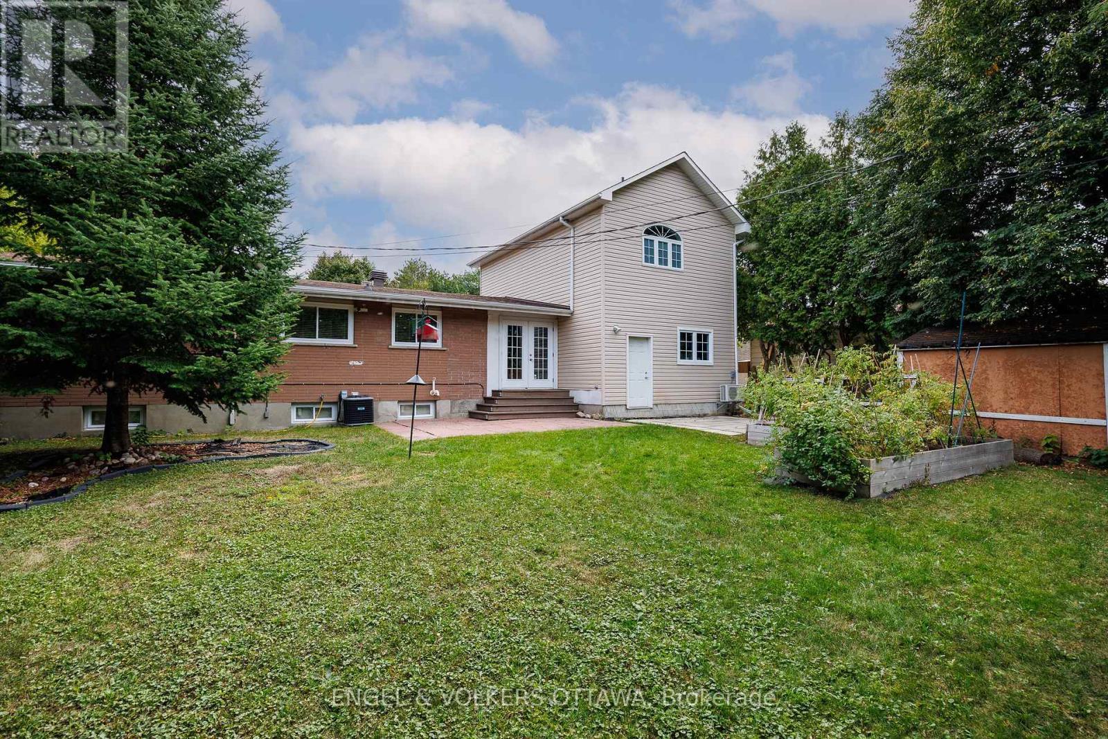 6 Foothills Drive, Ottawa, ON