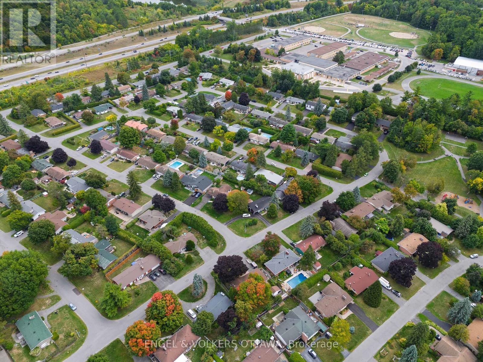 6 Foothills Drive, Ottawa, ON