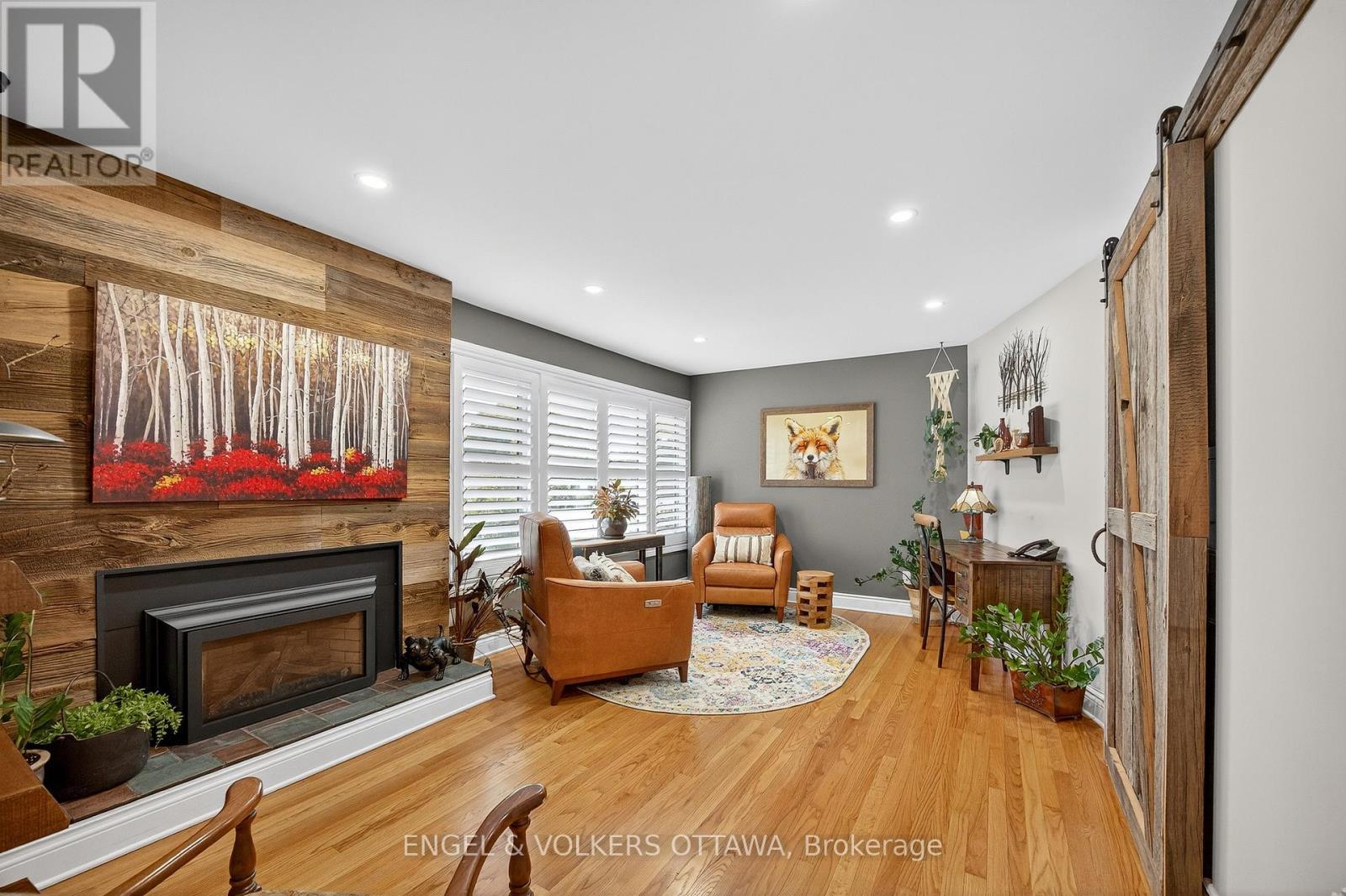 6 Foothills Drive, Ottawa, ON