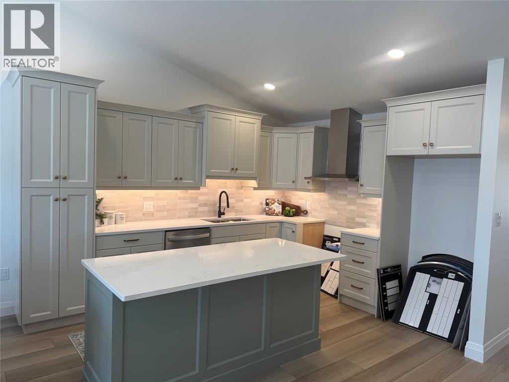 435 Queen Street Unit# 17, St Clair, ON - Indoor Photo Showing Kitchen With Upgraded Kitchen