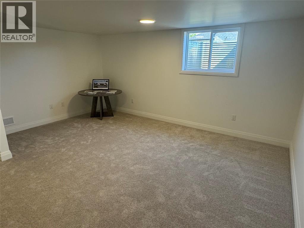 435 Queen Street Unit# 17, St Clair, ON - Indoor Photo Showing Other Room