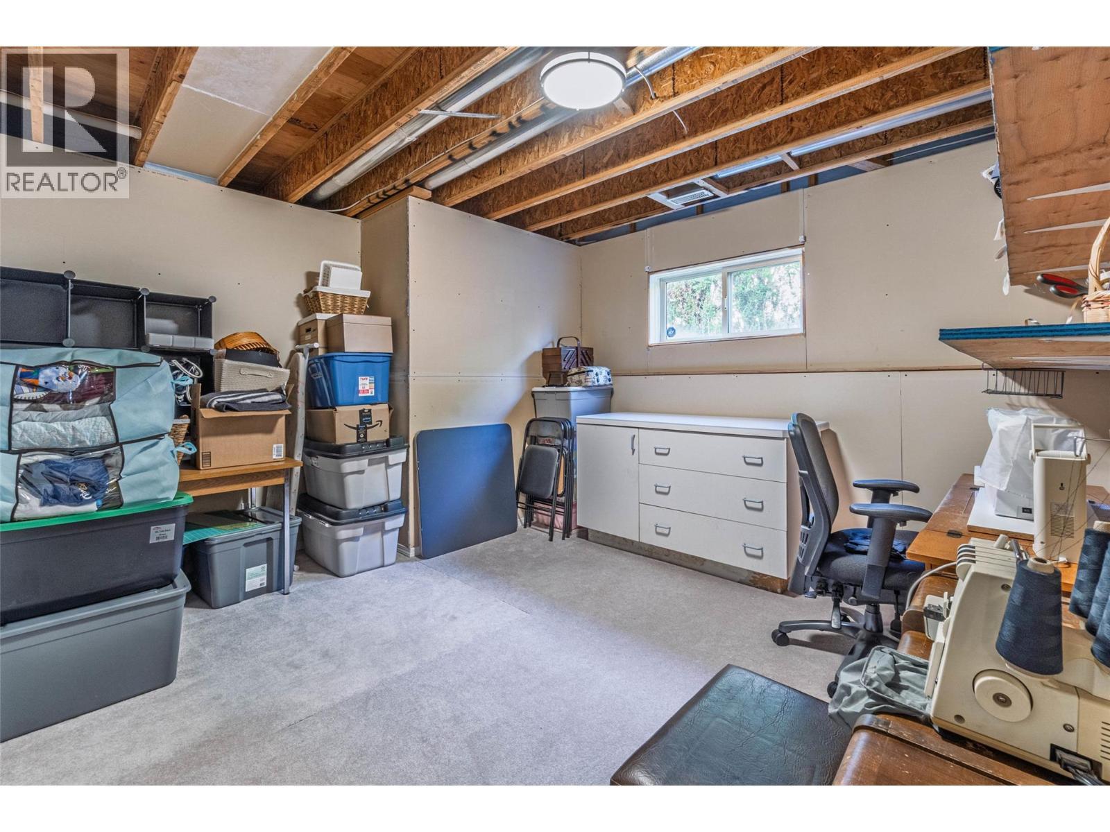 323 Riesling Place, Oliver, BC - Indoor