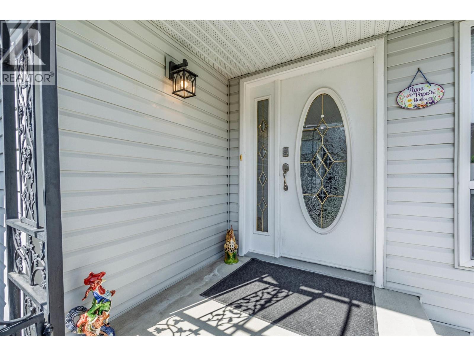 323 Riesling Place, Oliver, BC - Outdoor With Exterior