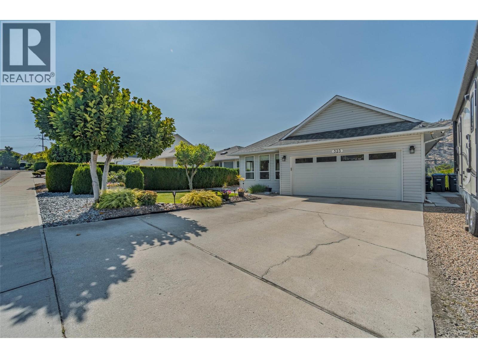 323 Riesling Place, Oliver, BC - Outdoor