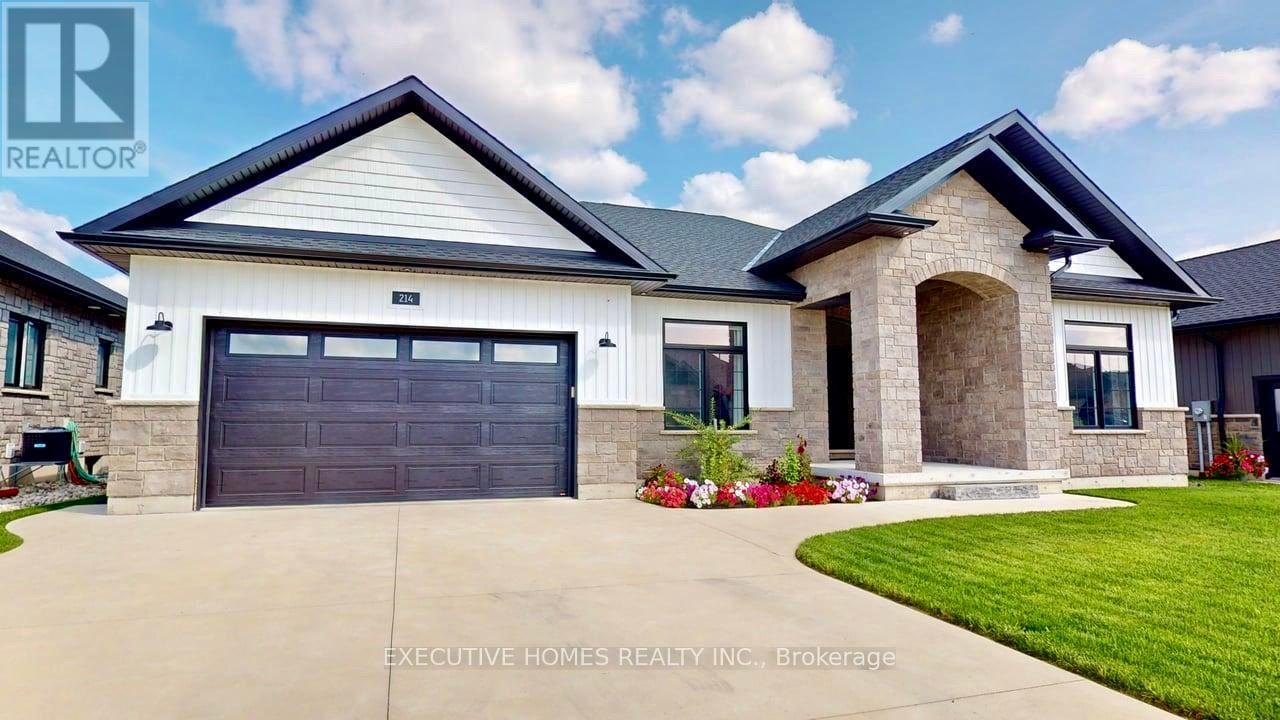 214 Irishwood Lane, Brockton, ON - Outdoor With Facade