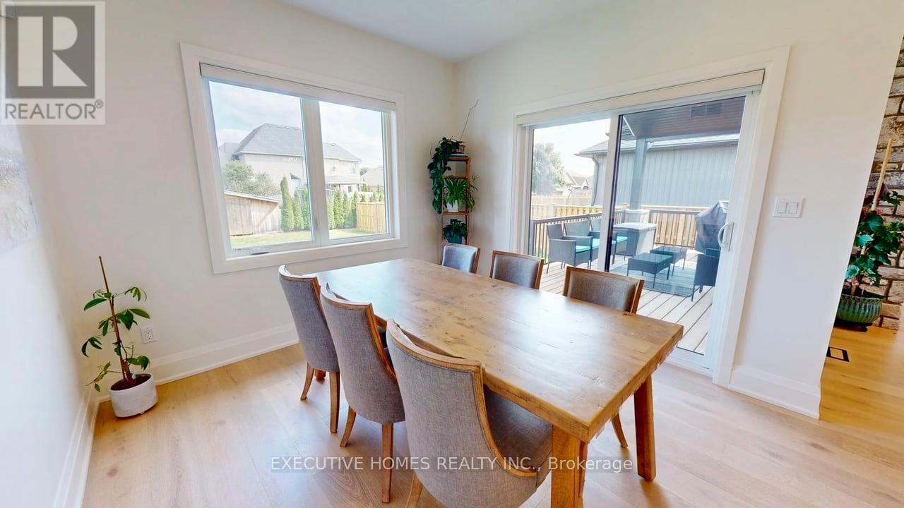 214 Irishwood Lane, Brockton, ON - Indoor Photo Showing Dining Room