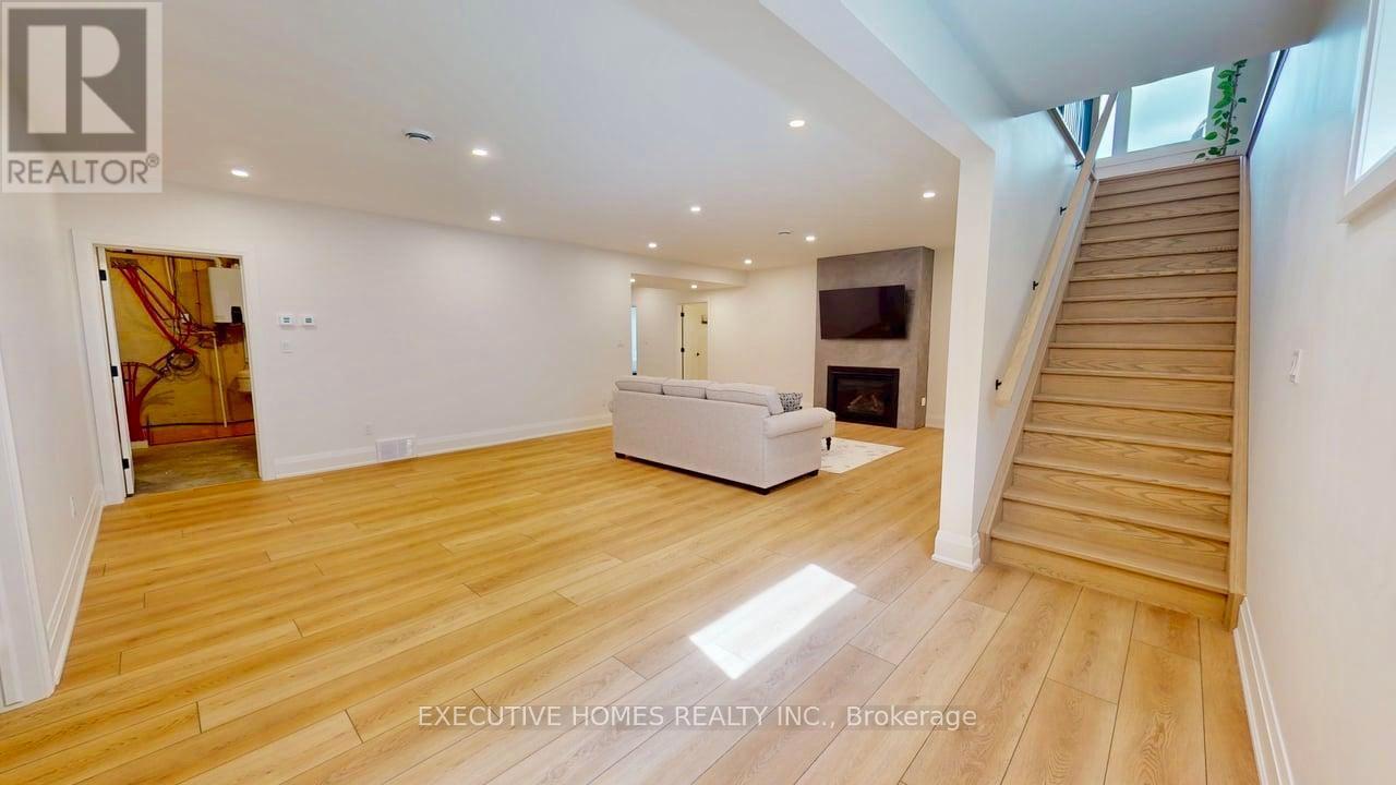 214 Irishwood Lane, Brockton, ON - Indoor Photo Showing Other Room