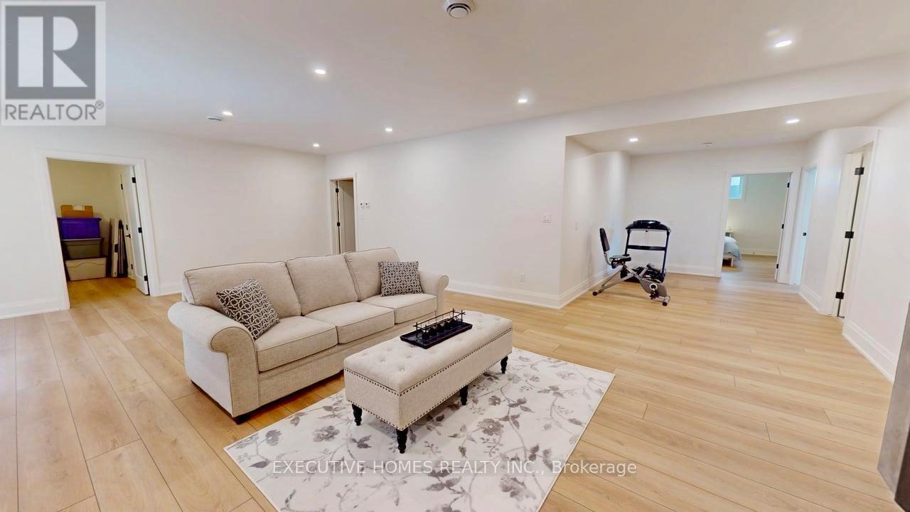 214 Irishwood Lane, Brockton, ON - Indoor Photo Showing Living Room