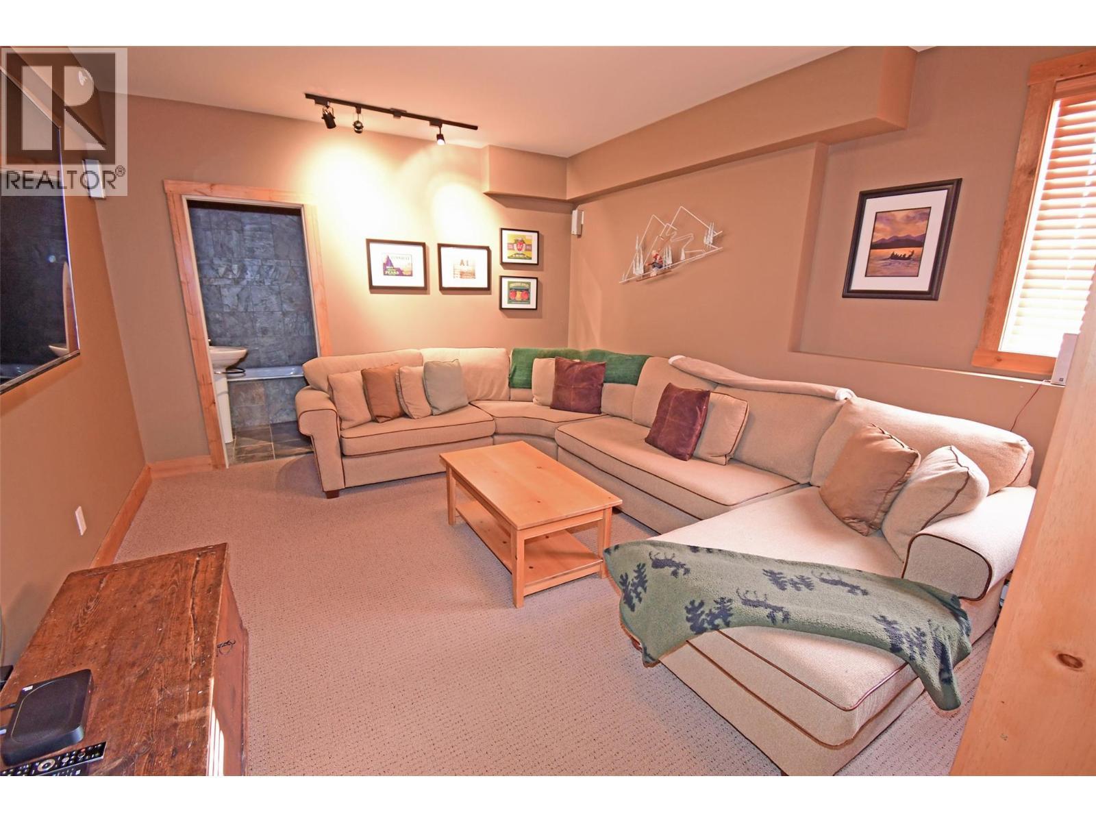 350 Whitehorse Lane Unit# 1 Lot# 1, Big White, BC - Indoor Photo Showing Living Room