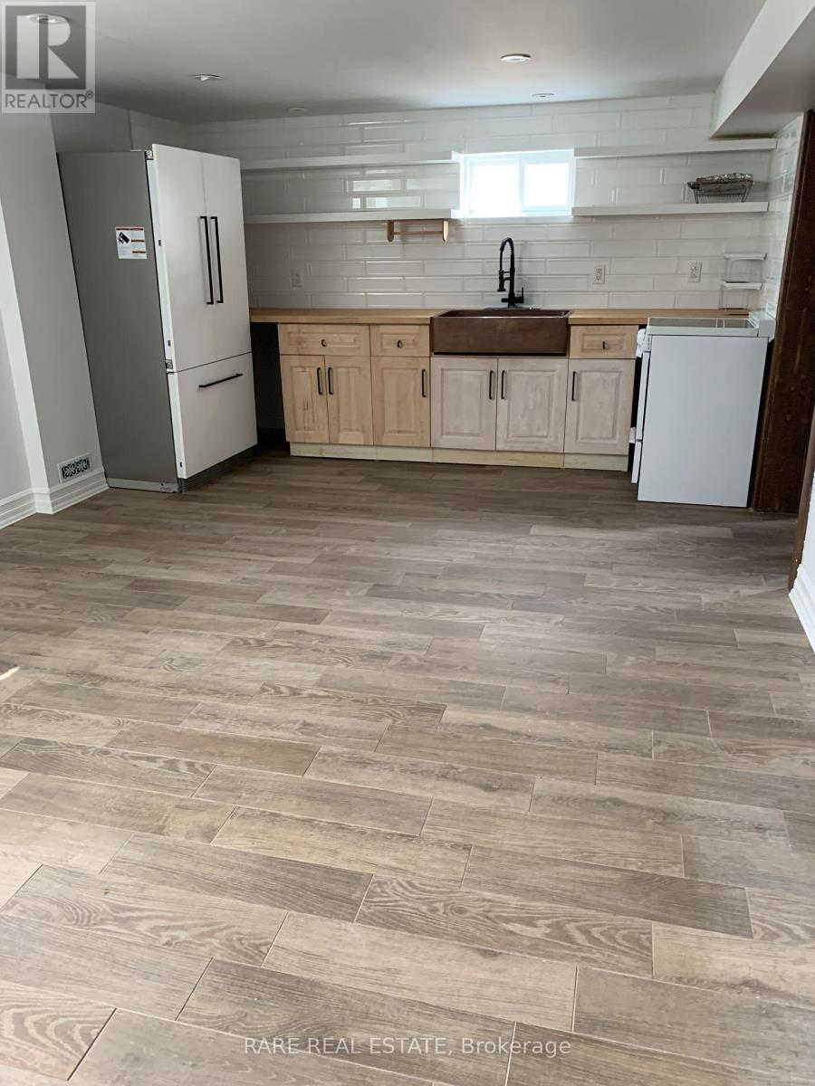 391 Alper Street, Richmond Hill, ON - Indoor Photo Showing Garage