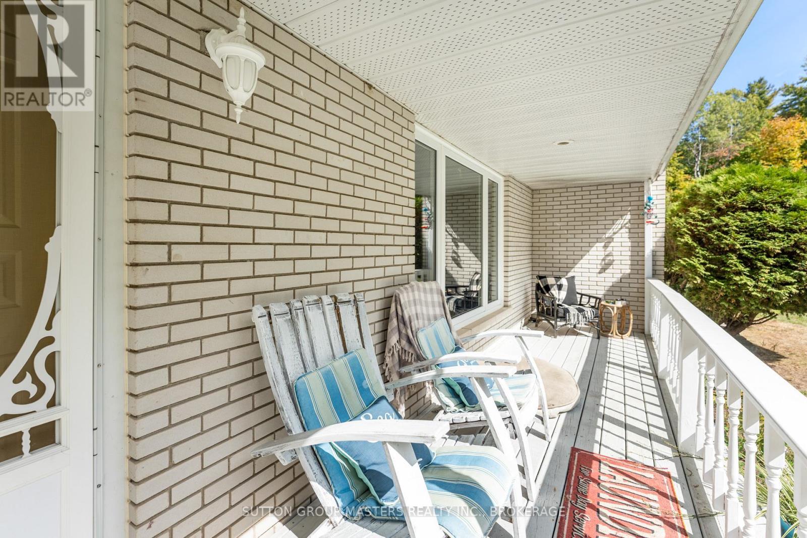 26 Hallecks Road, Front Of Yonge, ON - Outdoor With Exterior