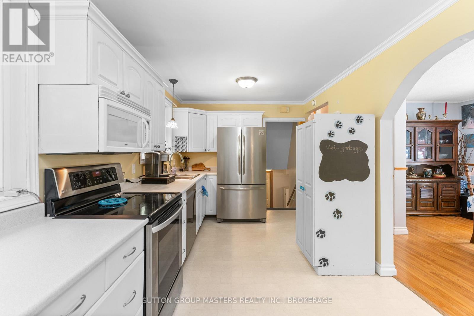 26 Hallecks Road, Front Of Yonge, ON - Indoor Photo Showing Kitchen