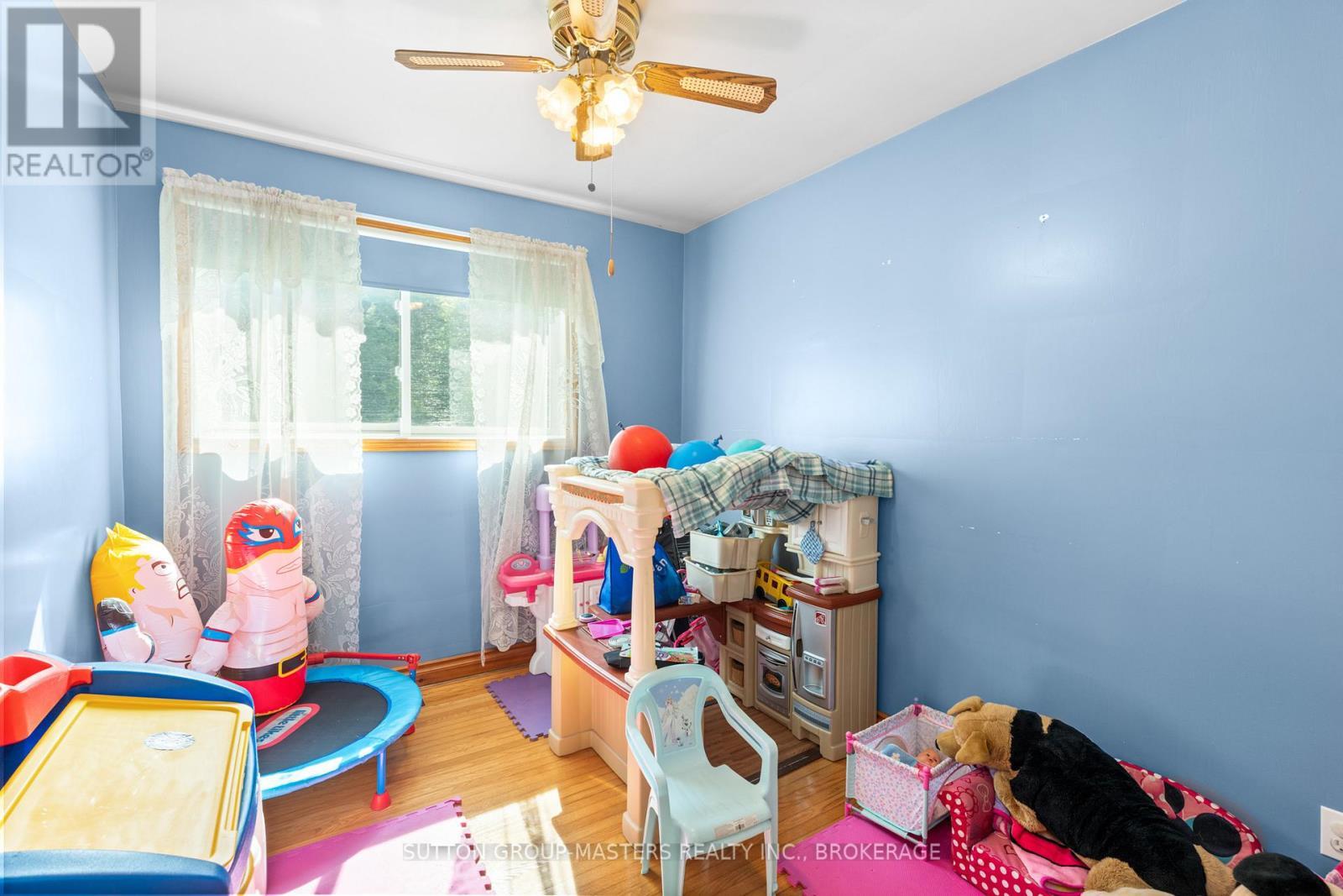 26 Hallecks Road, Front Of Yonge, ON - Indoor