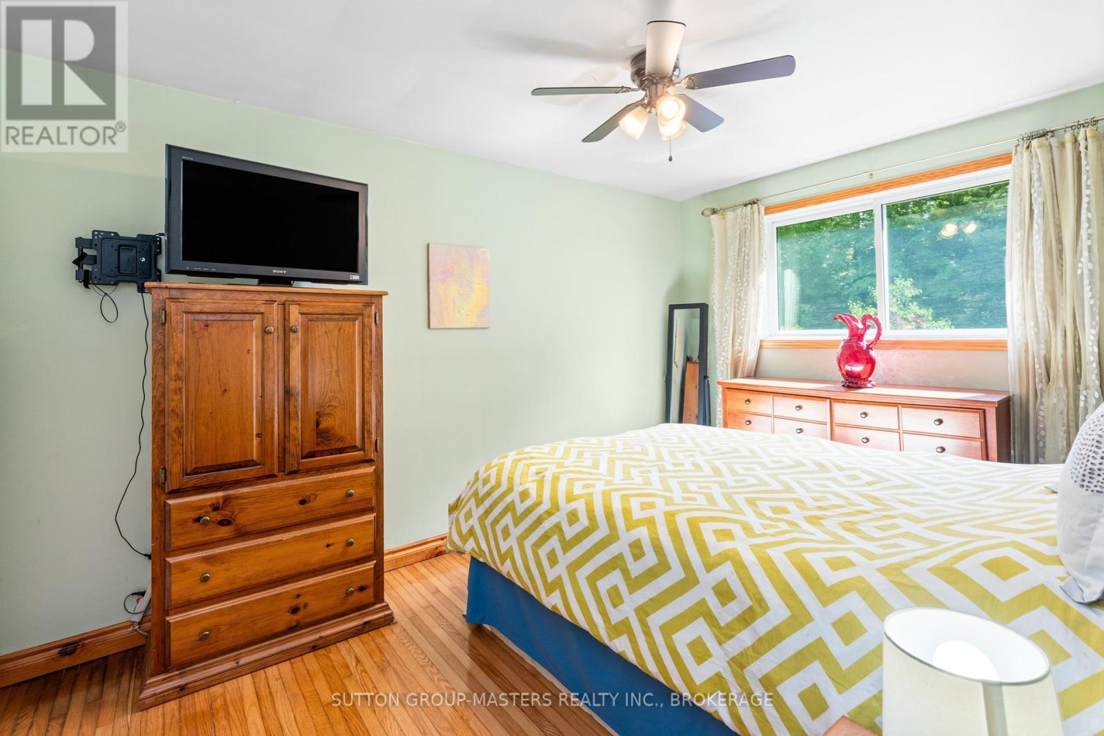 26 Hallecks Road, Front Of Yonge, ON - Indoor Photo Showing Bedroom