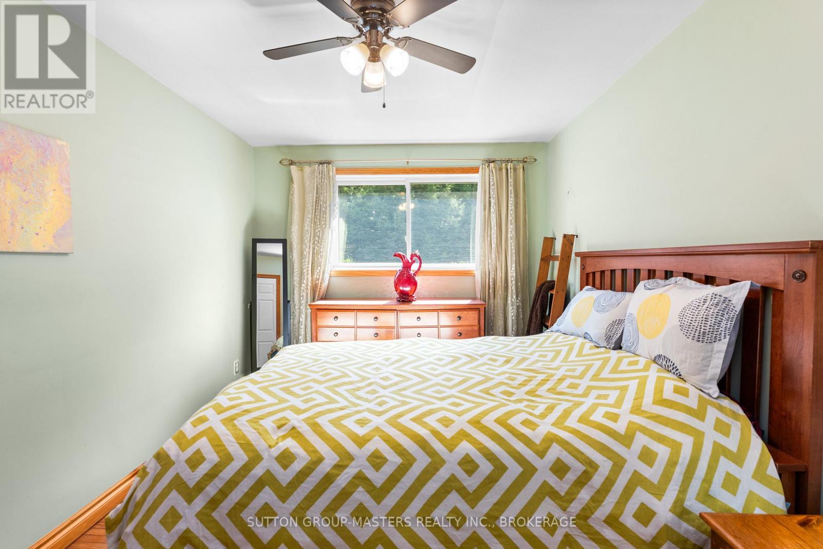 26 Hallecks Road, Front Of Yonge, ON - Indoor Photo Showing Bedroom