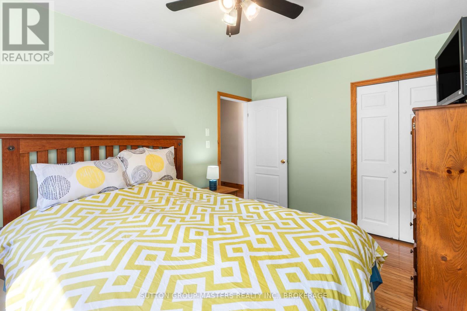 26 Hallecks Road, Front Of Yonge, ON - Indoor Photo Showing Bedroom