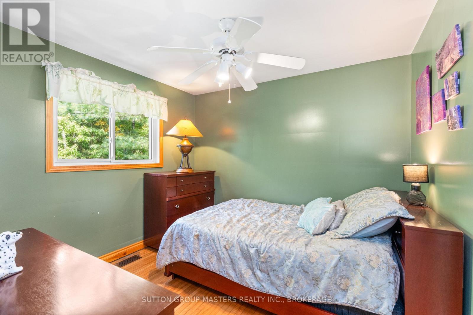 26 Hallecks Road, Front Of Yonge, ON - Indoor Photo Showing Bedroom
