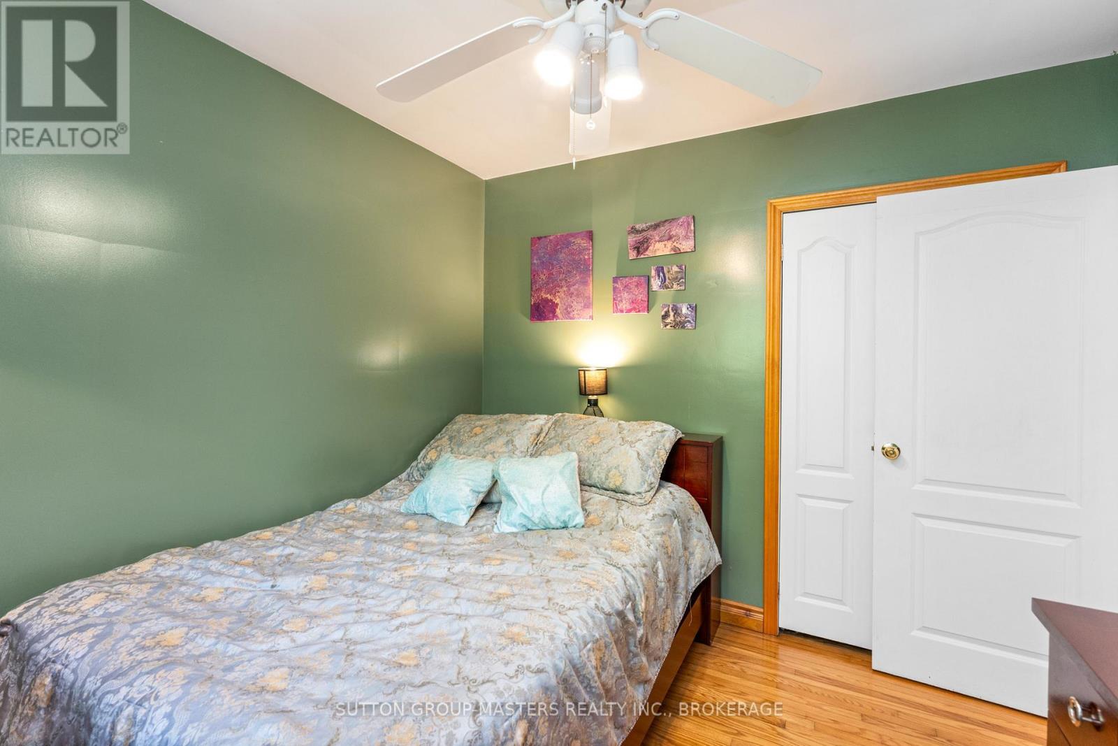 26 Hallecks Road, Front Of Yonge, ON - Indoor Photo Showing Bedroom