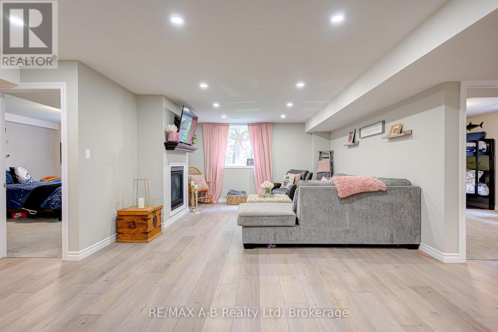 70 Gerber Drive, Perth East (Milverton), ON - Indoor With Fireplace