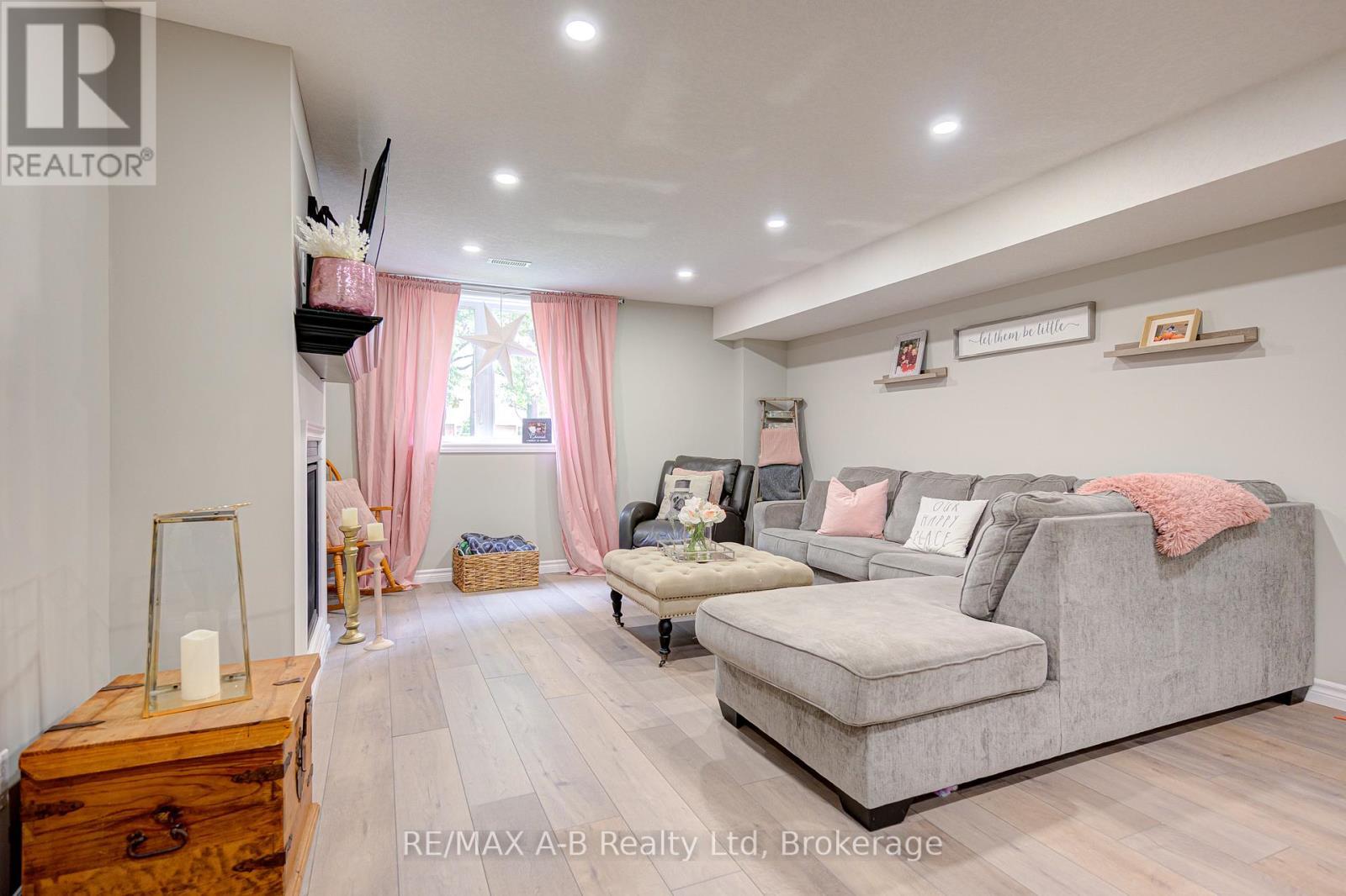 70 Gerber Drive, Perth East (Milverton), ON - Indoor