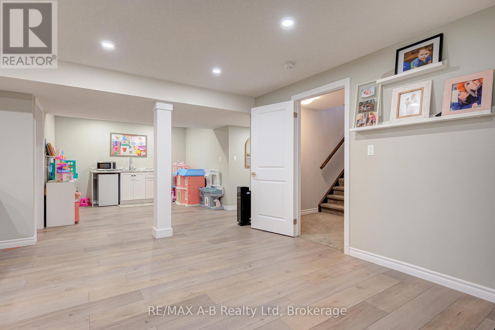 70 Gerber Drive, Perth East (Milverton), ON - Indoor