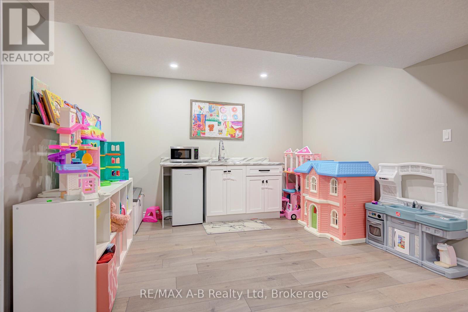 70 Gerber Drive, Perth East (Milverton), ON - Indoor Photo Showing Laundry Room