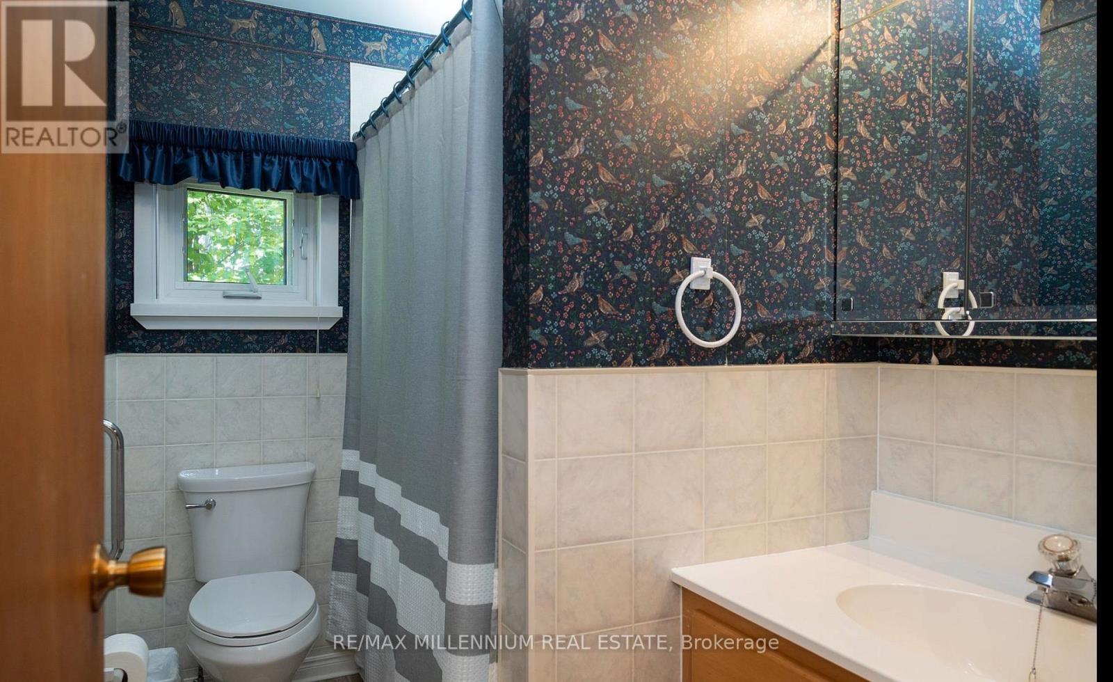 124 - 695 High Way, Mckellar, ON - Indoor Photo Showing Bathroom