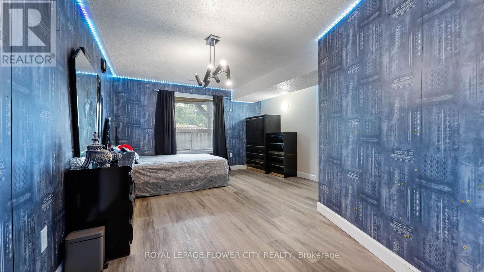 16 - 365 Pioneer Drive, Kitchener, ON - Indoor Photo Showing Bedroom