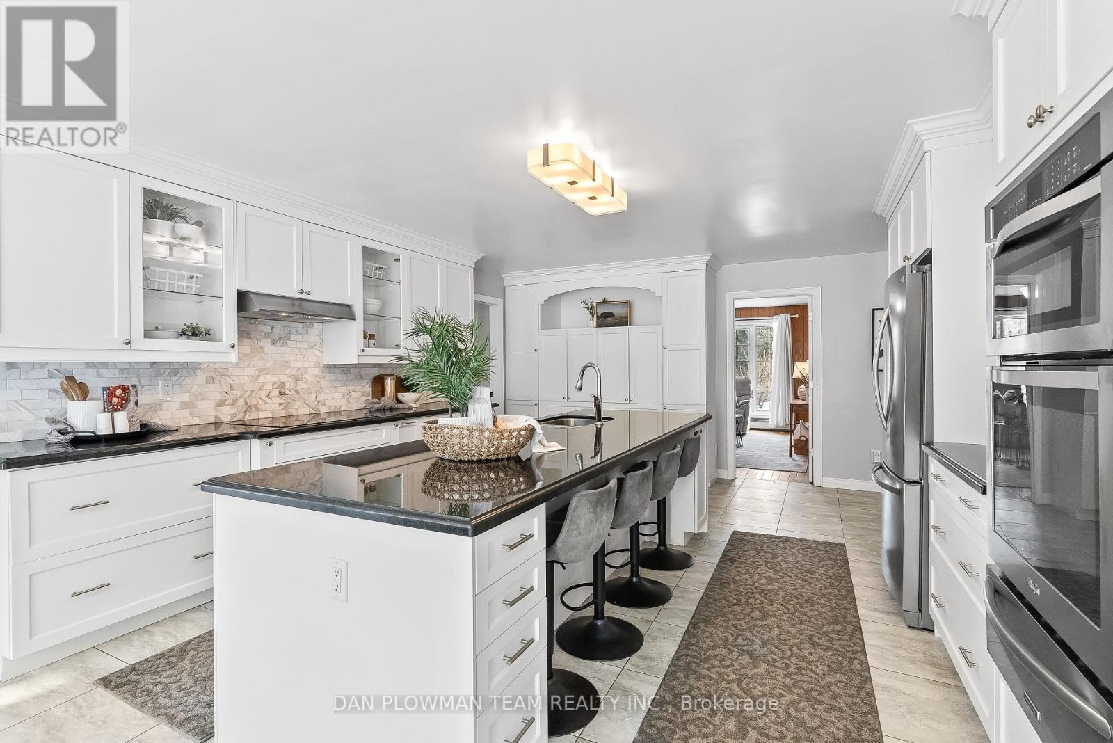 1902 Concession 9 Road, Clarington, ON - Indoor Photo Showing Kitchen With Upgraded Kitchen