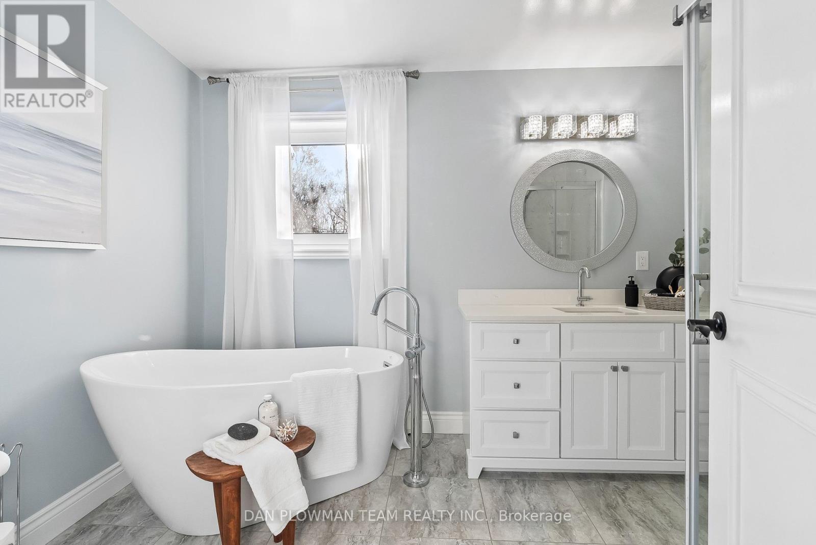 1902 Concession 9 Road, Clarington, ON - Indoor Photo Showing Bathroom
