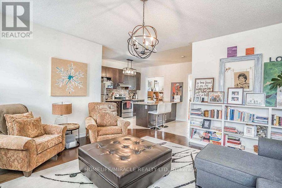 273 Riverlands Avenue, Markham, ON - Indoor Photo Showing Living Room