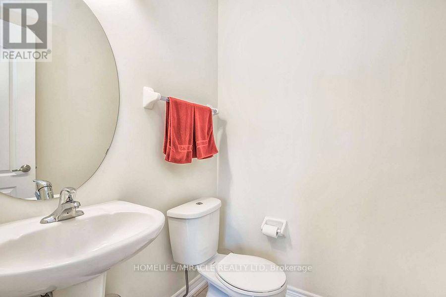 273 Riverlands Avenue, Markham, ON - Indoor Photo Showing Bathroom