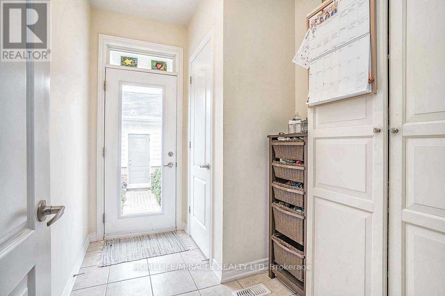 273 Riverlands Avenue, Markham, ON - Indoor Photo Showing Other Room