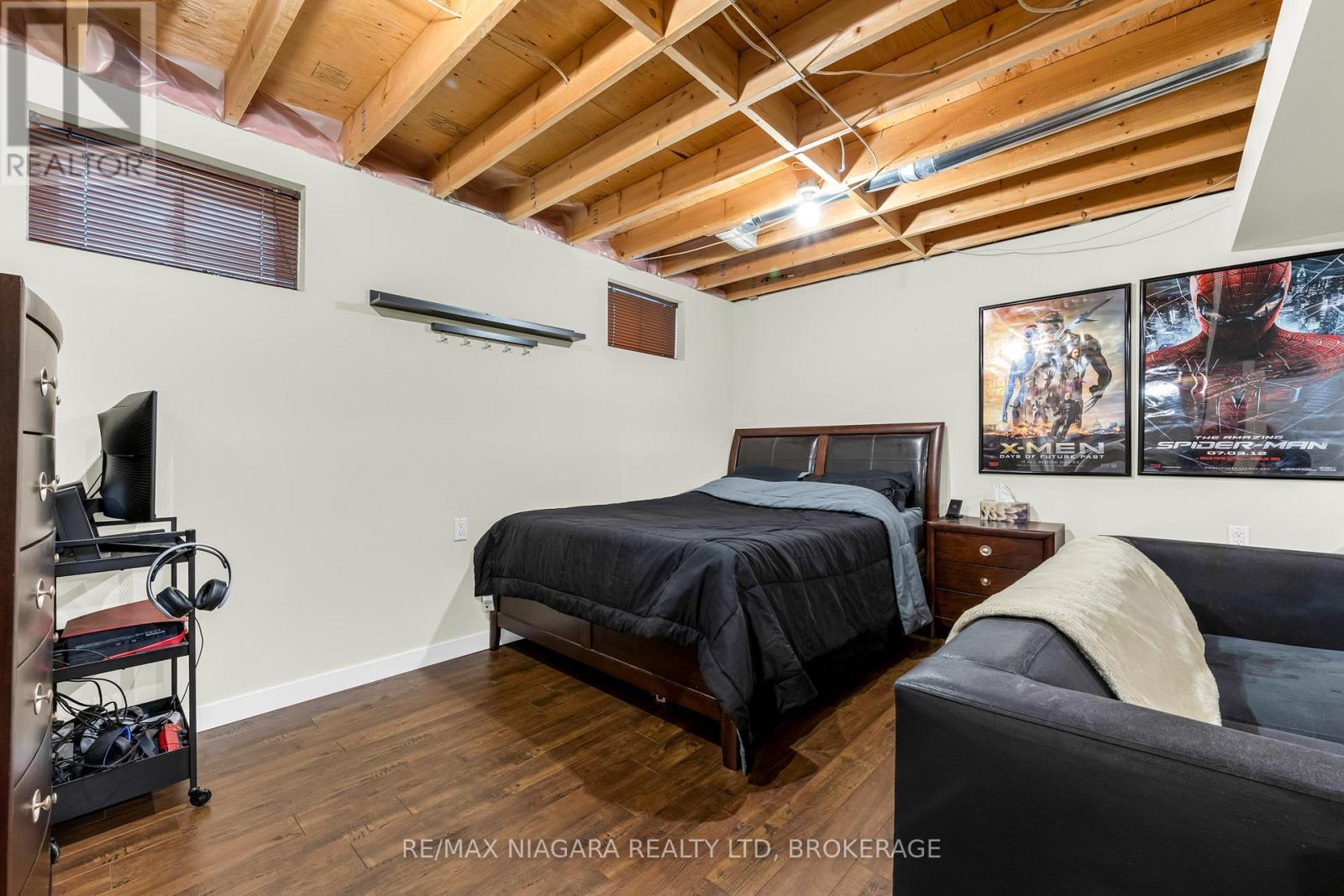 160 Wallace Avenue S, Welland (Lincoln/Crowland), ON - Indoor Photo Showing Basement